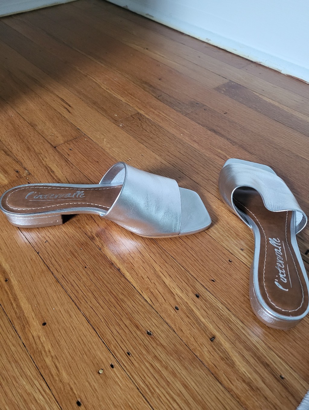 Silver Metallic Leather Mule Sandals Size Eu 36 — image 5 of 8
